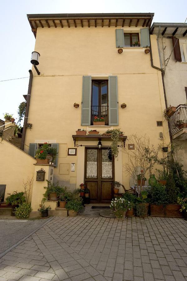 Angolo Del Gelsomino Castel Ritaldi Экстерьер фото